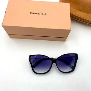 Christian Roth Oversized Sunglasses. Black